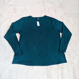 *2 For $20*  NWT Old Navy Luxe Slub Knit V-Neck Top, Women's Size Medium